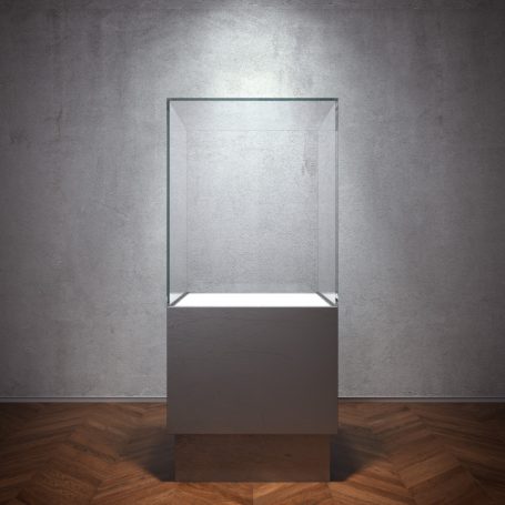 Glasvitrine auf Sockel
